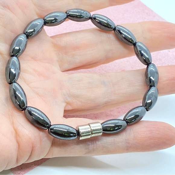 Bracelet Hematite Beads With Magnetic Clasp - Picture 2 of 6